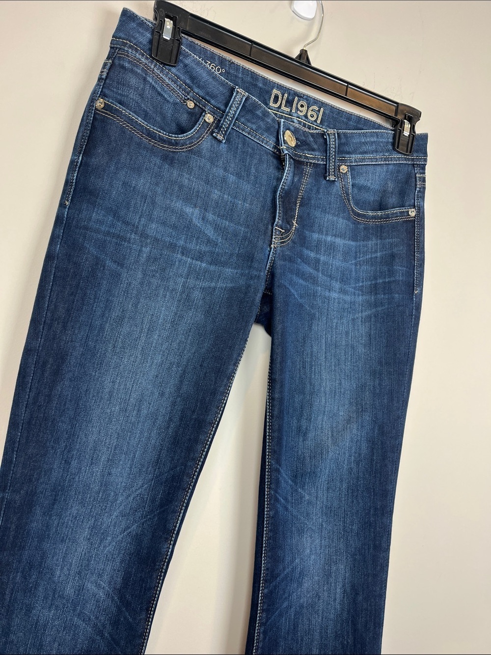 DL1961 Milano Boot Cut Dark Wash Jeans Size 29 - Picture 4 of 10